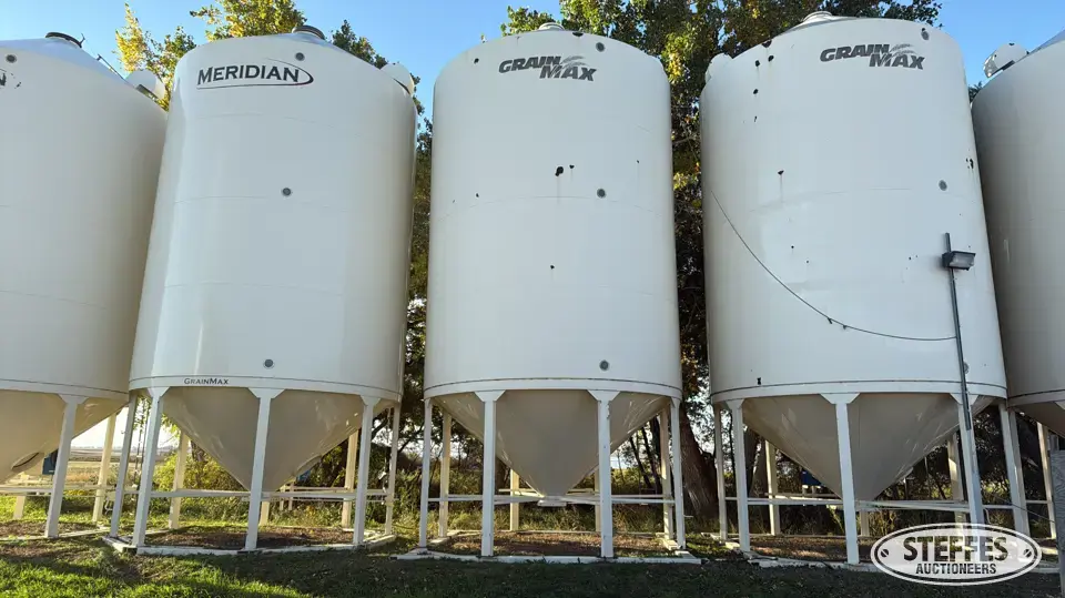 Meridian Grain Max MGM4000 Hopper Bin