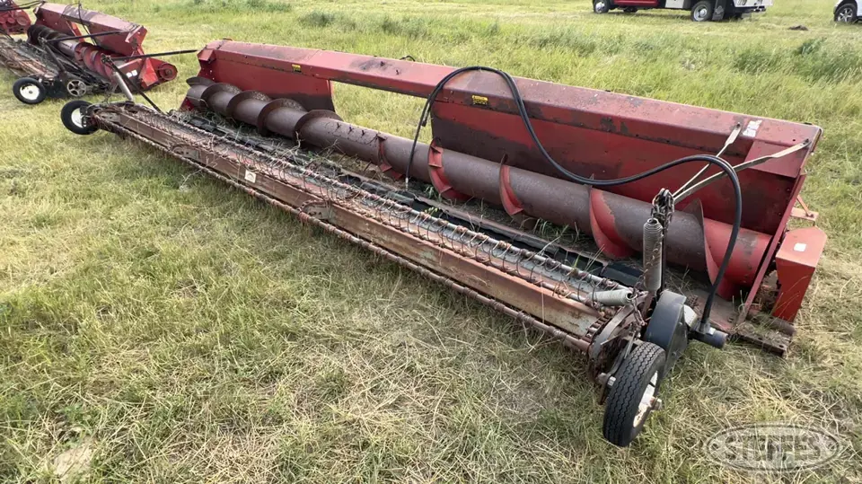 International 810 Pickup Head