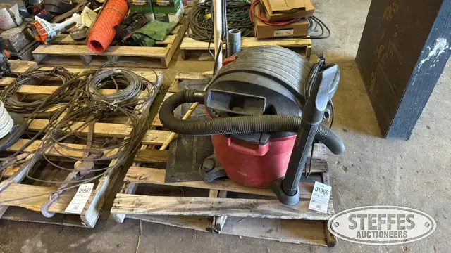 Craftsman shop vac & shop light