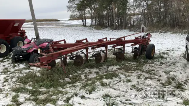 International 720