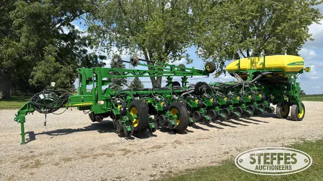 John Deere 1775NT