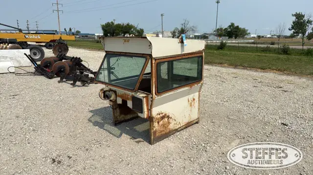 Tractor cab