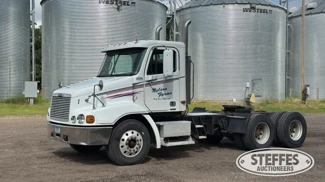 2004 Freightliner Century 112