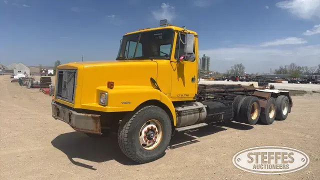 1999 Volvo WG64