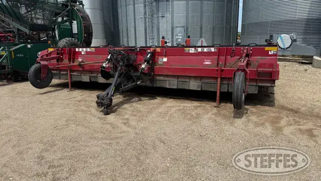 2010 Amity 3700
