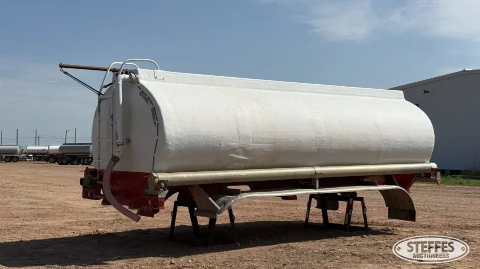 2007 Beall BFBT-42-1-SB 4,200 gal. Tank Truck