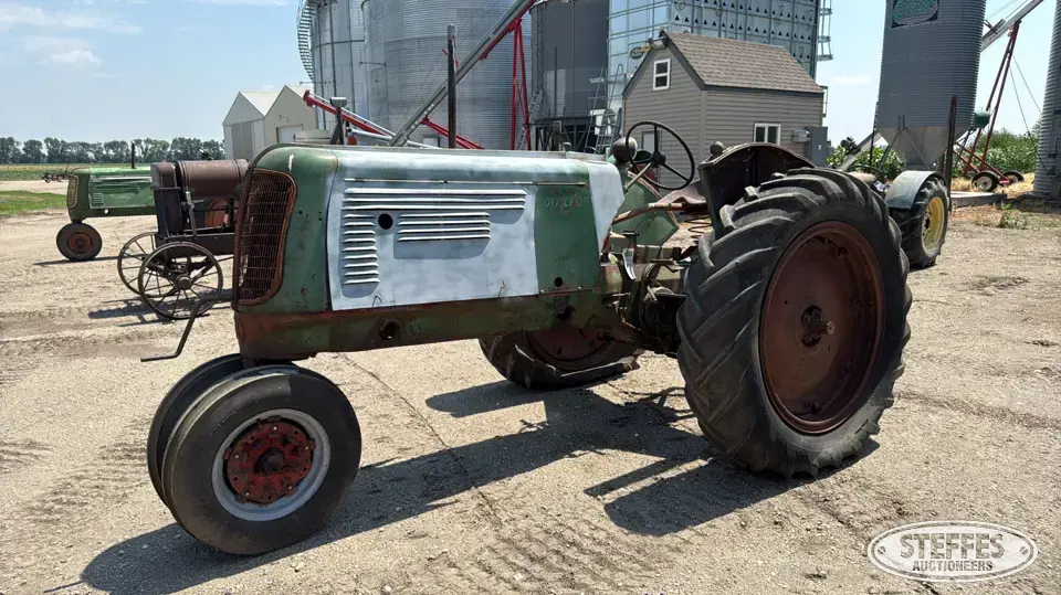 Oliver Row Crop 70 Collectible Tractor