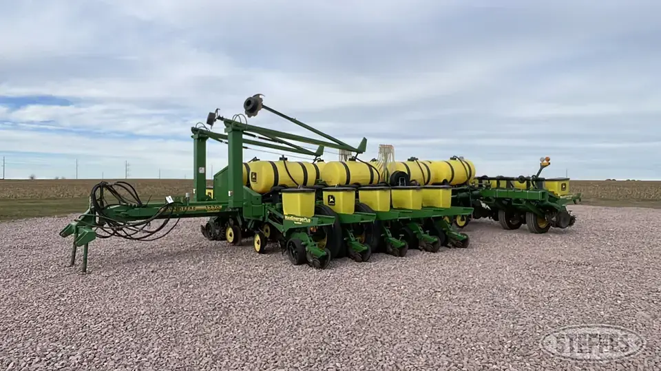 1998 John Deere 1770 12 or More Row Planter