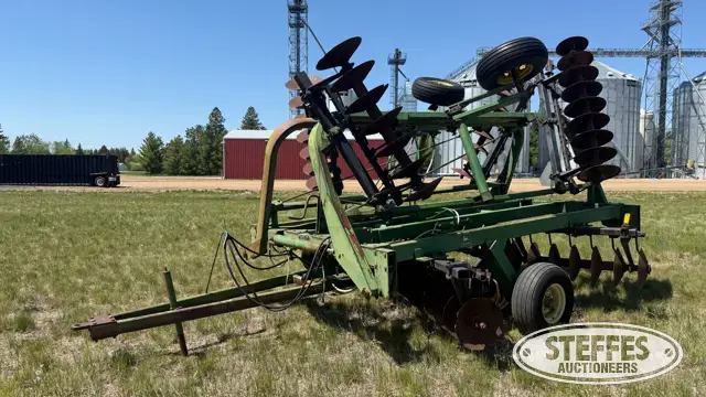 John Deere 235