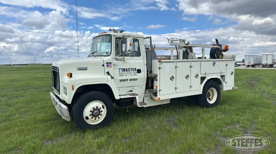 1994 Ford L8000 Specialty Truck