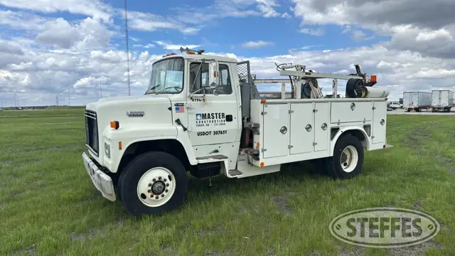 1994 Ford L8000