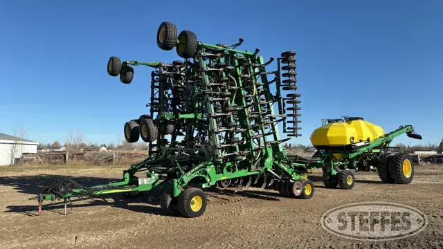 2010 John Deere 1835