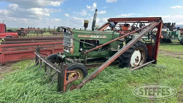 1975 Oliver 1555