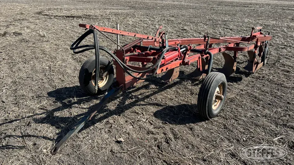 International 70 Plow