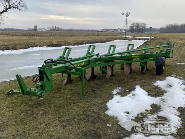 John Deere 2500