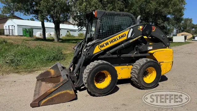 2016 New Holland L228