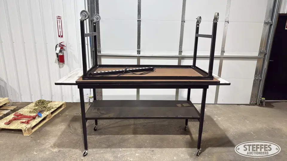 (2) Tables Storage and Bench