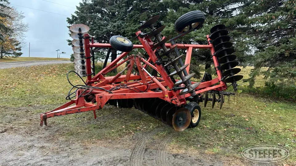 International 490 Disc