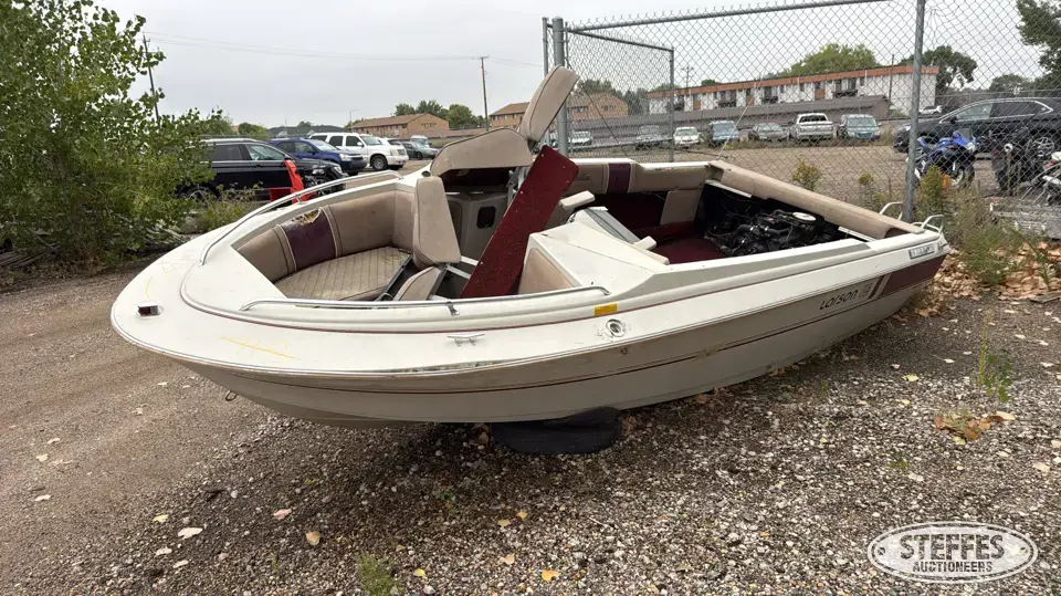 1984 Larson Boat