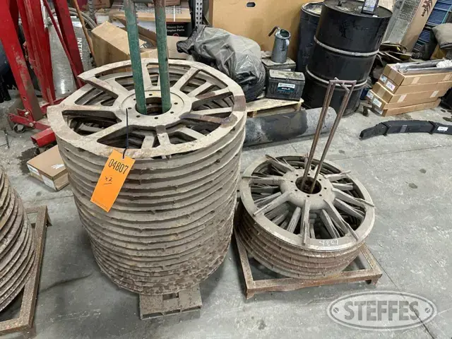 (28) Art's Way lifter wheels