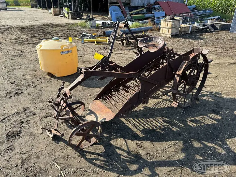 Potato digger Potato Windrowers and Harvester