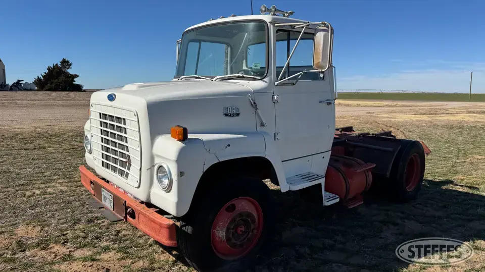 1985 Ford 700 Conventional Truck without Sleeper