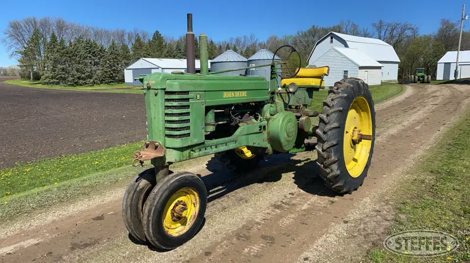 1948 John Deere B 2WD Tractor