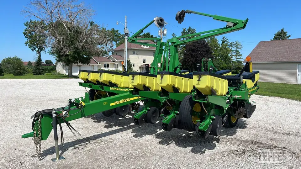 2012 John Deere 1760 12 or More Row Planter