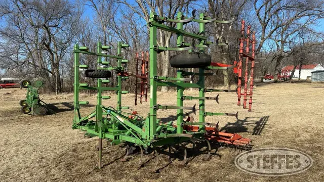 John Deere 1100