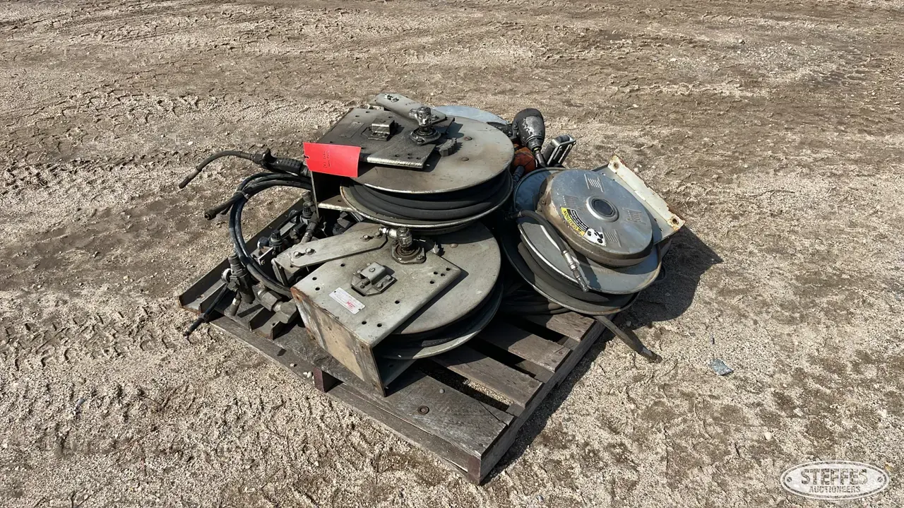 (4) Hannay reels SR Farm Support Item
