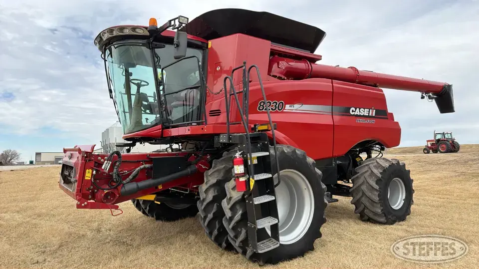 2013 Case IH 8230 Combine