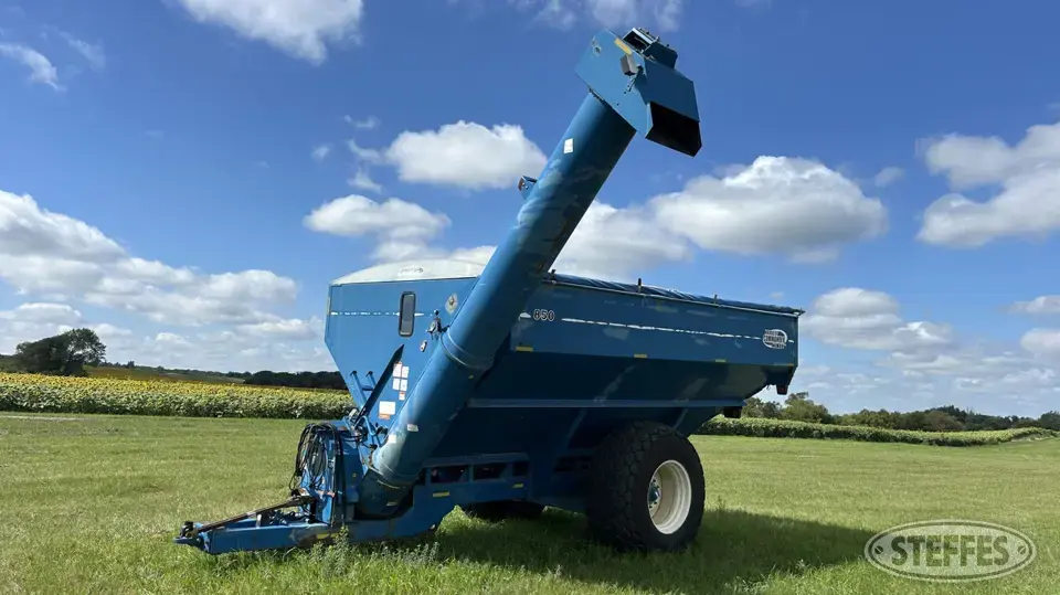 2005 Kinze Harvest Commander 850 Grain Cart