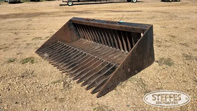 Berlon skid steer rock bucket