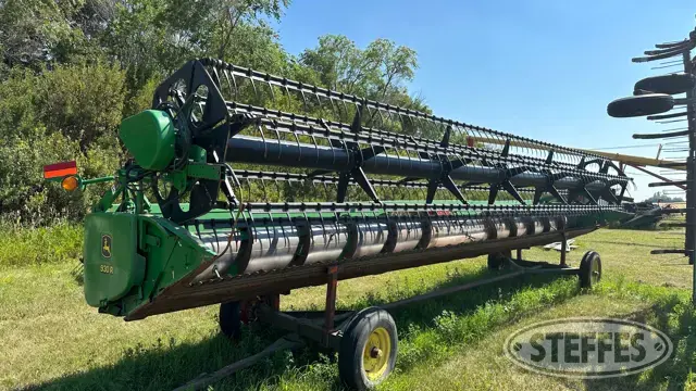John Deere 930R