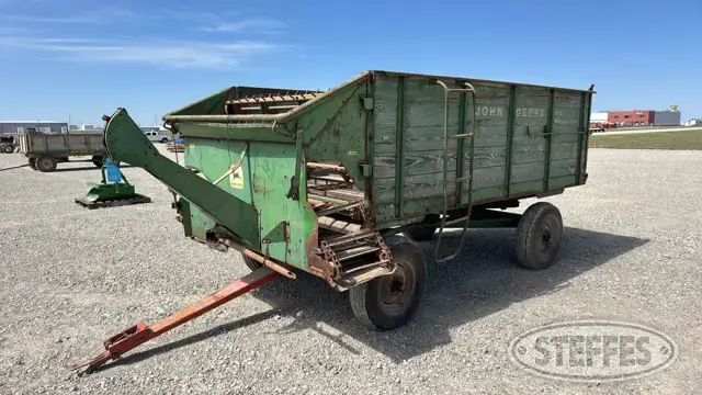 John Deere 122