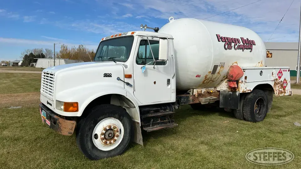 1997 International 4900 Tank Truck
