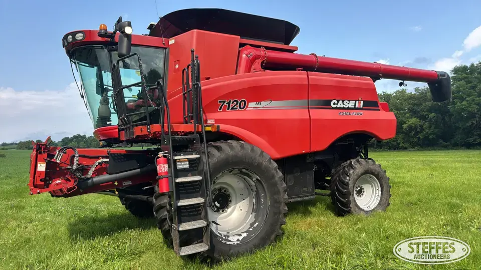 2010 Case IH 7120 Combine