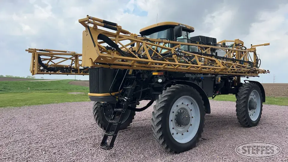 2012 RoGator RG1100 Self-Propelled Sprayer