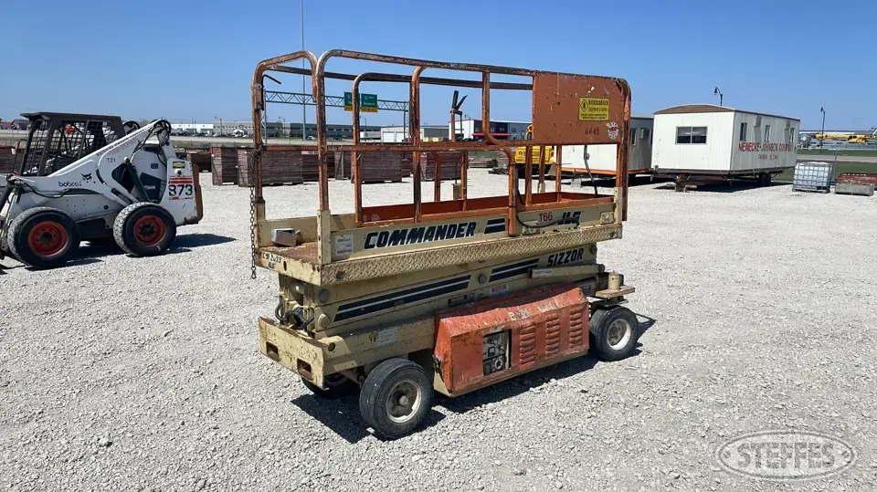 1995 JLG CM-2033 Scissor Lift