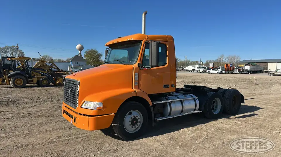2008 Volvo VN Conventional Truck without Sleeper