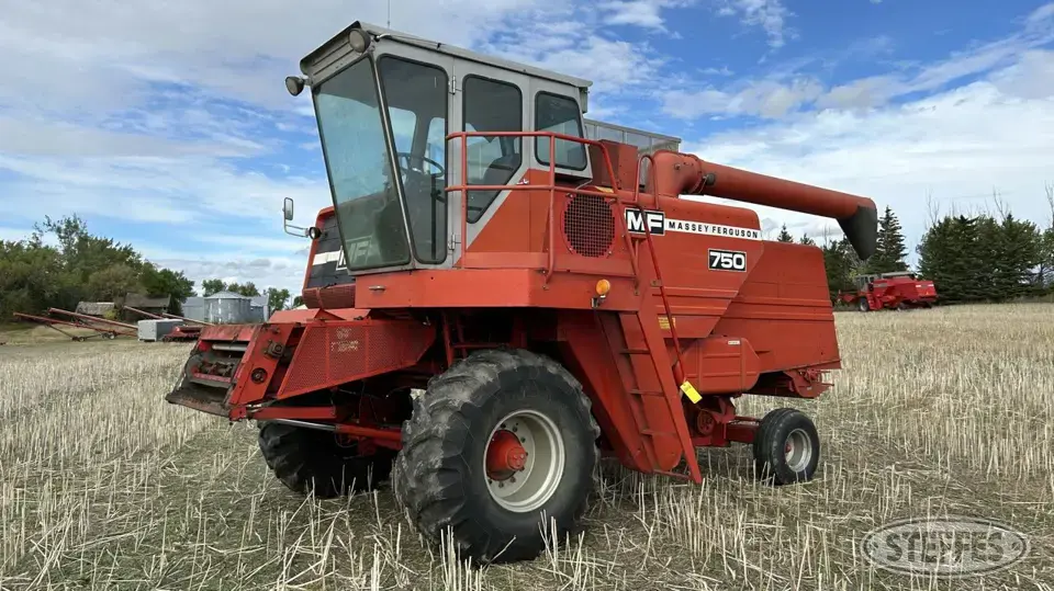 Massey Ferguson 750 Combine