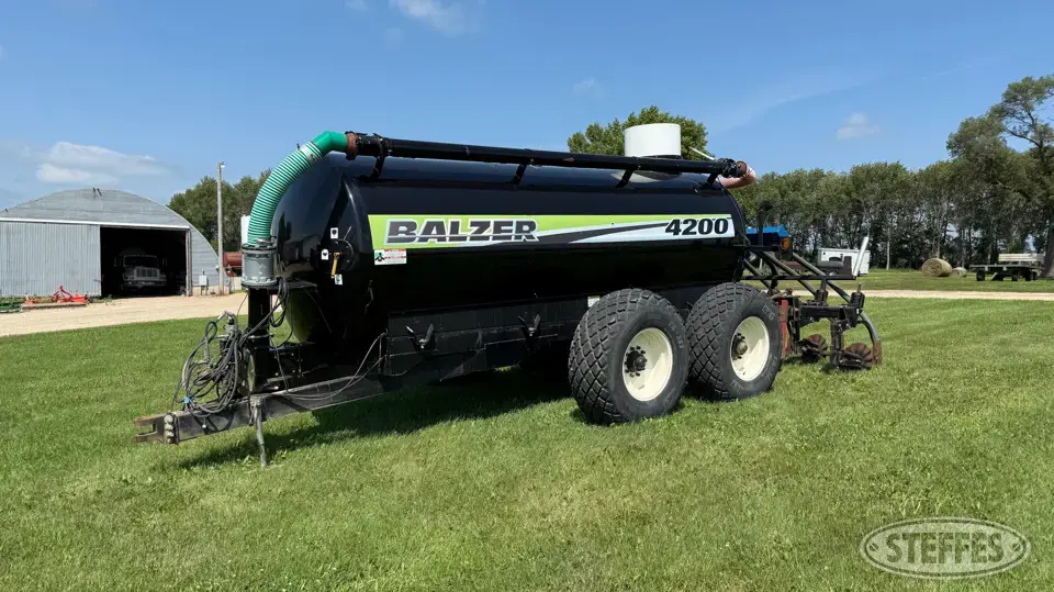 Balzer 4200 Side-Dress Tanker Manure Application Equipment
