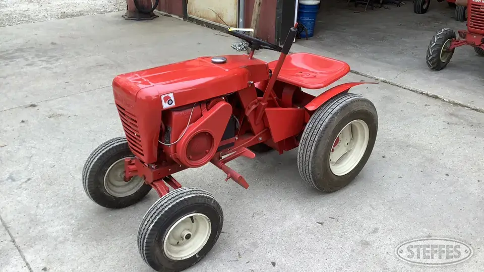 Wheel Horse 502 Lawn Tractor