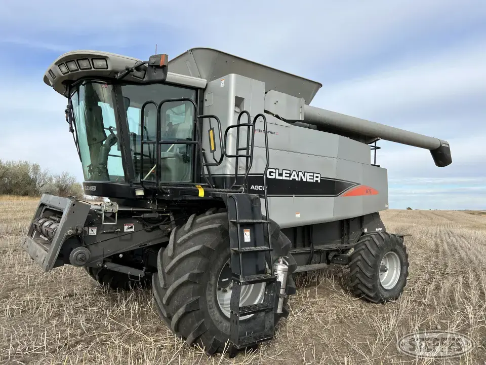 2007 Gleaner A75 Combine