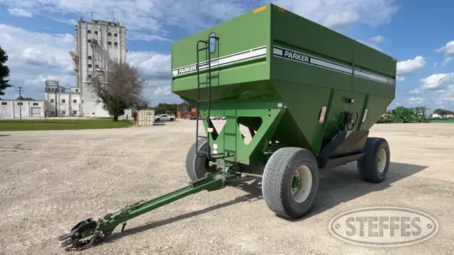 2003 Parker 605