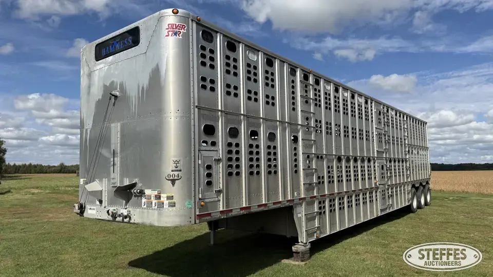 2011 Wilson PSDCL-402 Semi Livestock Trailer