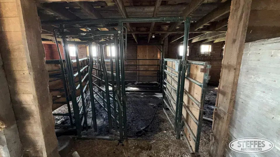 Hi-Hog calving pen Livestock Handling