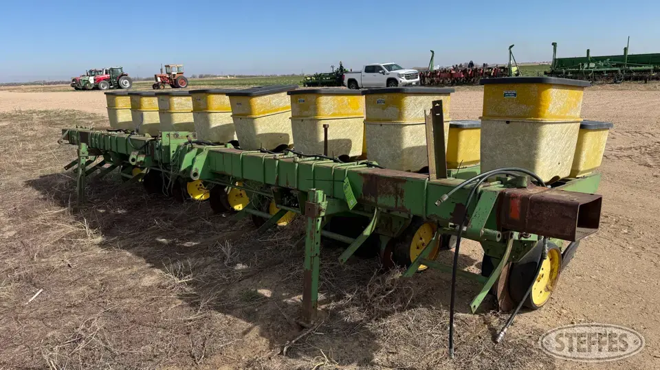 John Deere 7100 Less Than 12 Row Planter