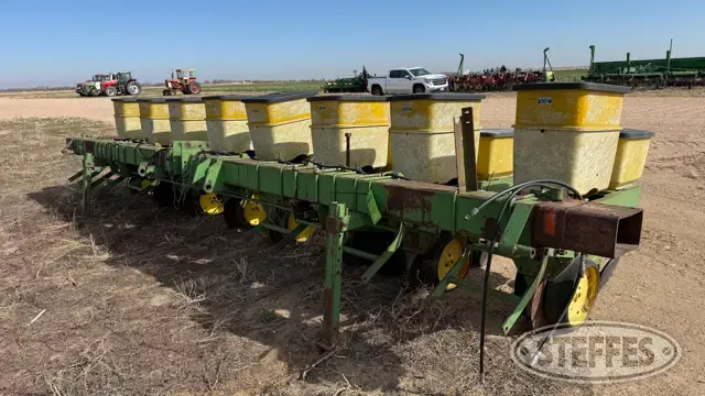 John Deere 7100
