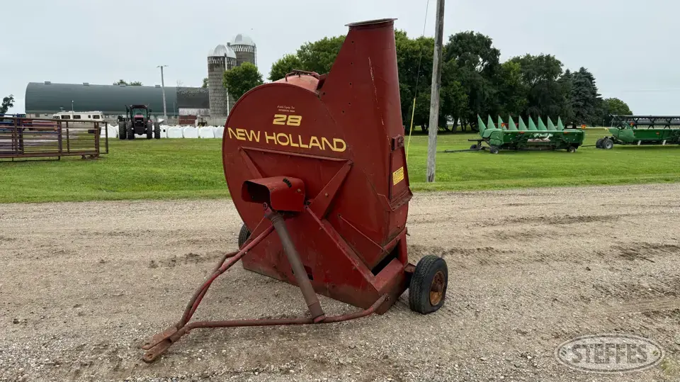 New Holland 28 Whirl-A-Feed Forage Processing